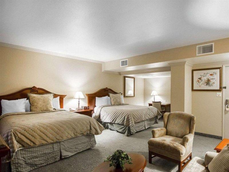 Liberty Hotel, Ascend Hotel Collection كيلبورن المظهر الخارجي الصورة