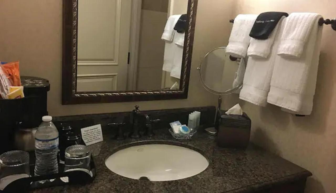 Liberty Hotel, Ascend Hotel Collection كيلبورن المظهر الخارجي الصورة