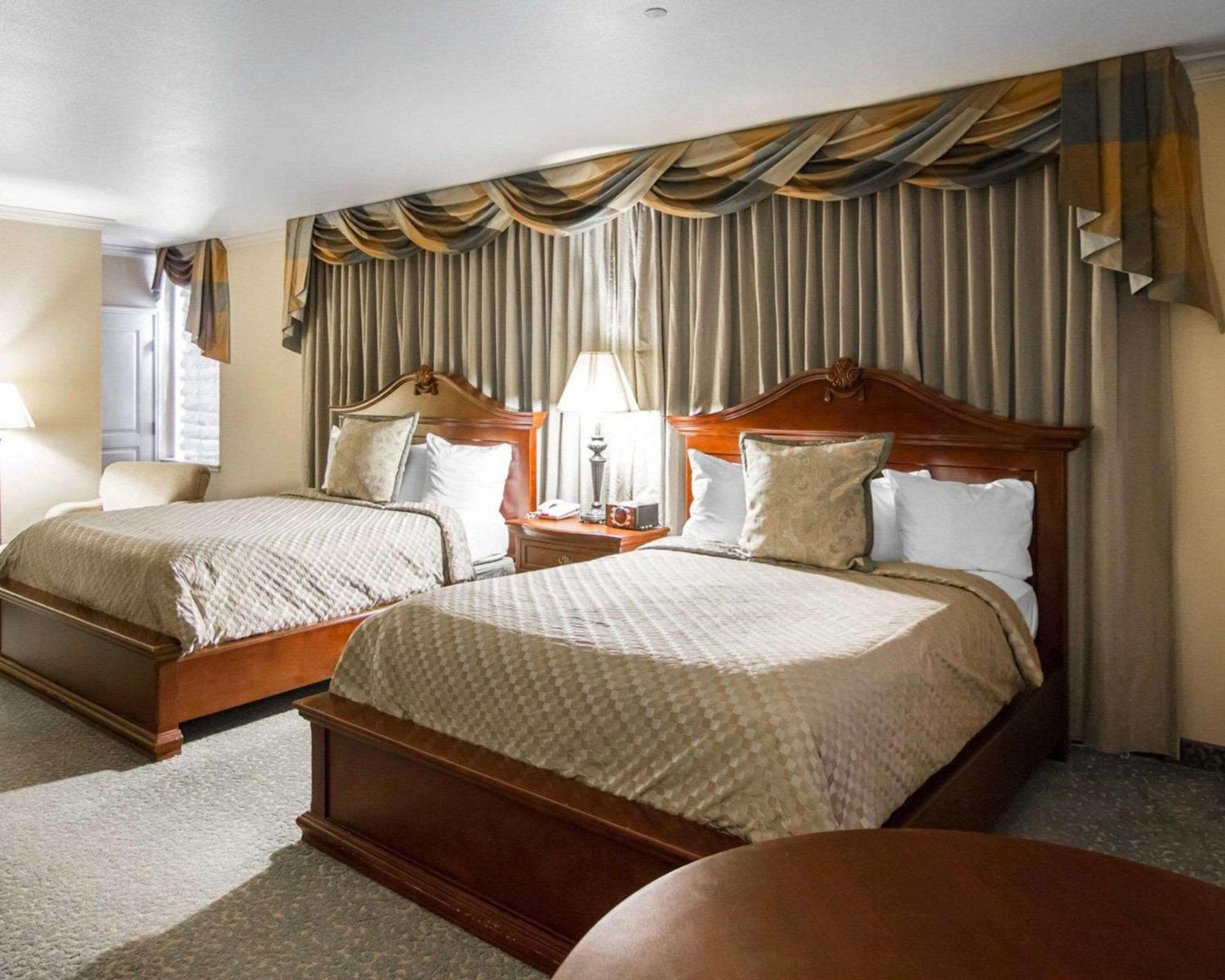 Liberty Hotel, Ascend Hotel Collection كيلبورن المظهر الخارجي الصورة