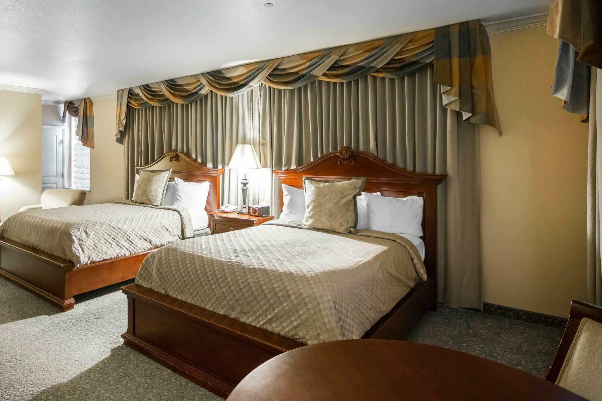 Liberty Hotel, Ascend Hotel Collection كيلبورن المظهر الخارجي الصورة